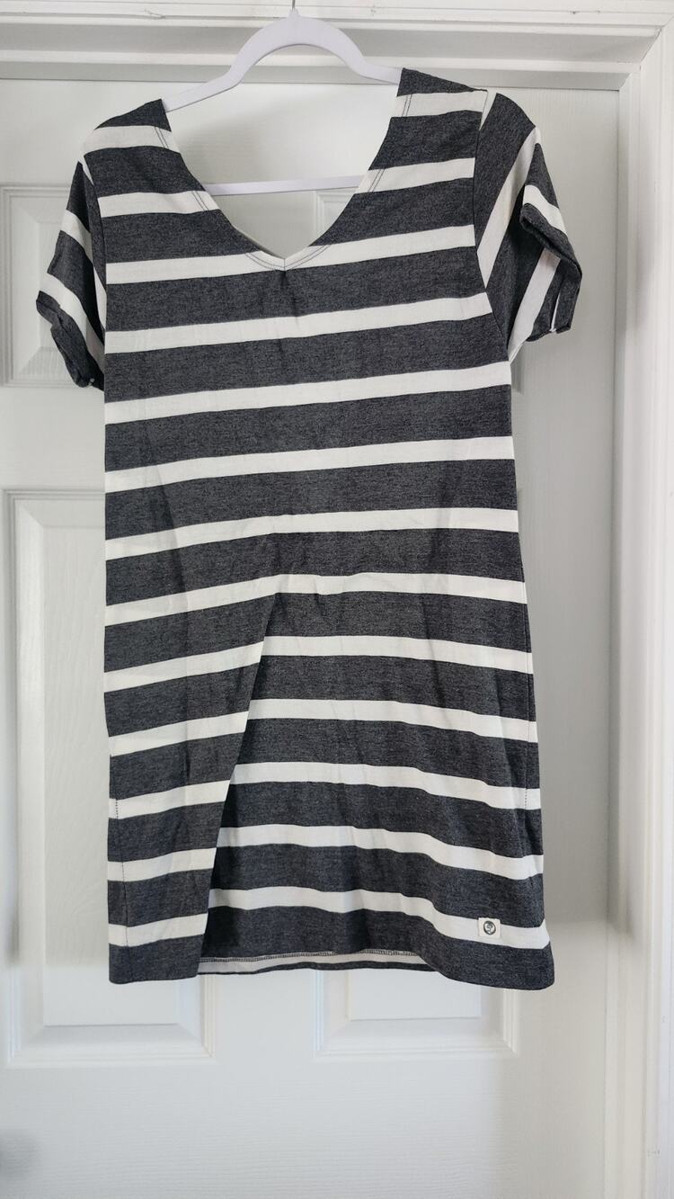Lagaci Women's Size M Striped T-Shirt Dress Short Sleeve V-Neck Grey White #334